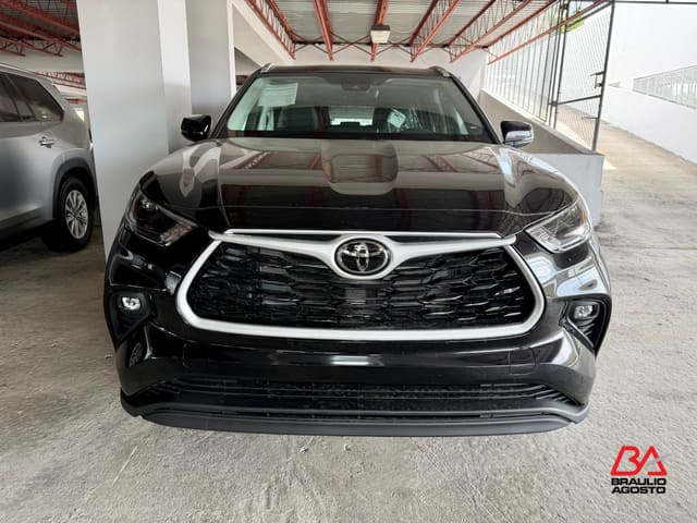 Toyota Highlander Hybrid XLE 2026