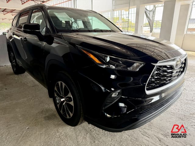 Toyota Highlander Hybrid XLE 2026