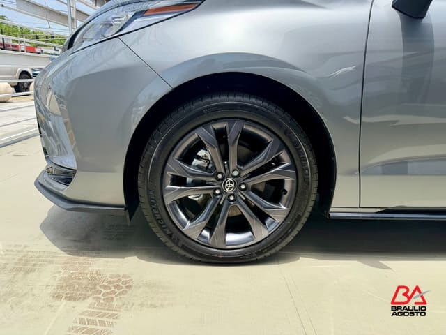 Toyota Sienna XSE 2026