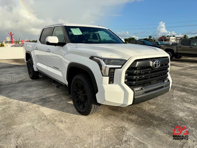Toyota Tundra 4WD SR 2026