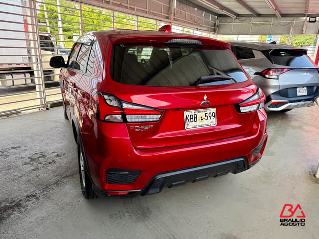 Mitsubishi Outlander Sport ES 2023