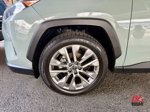 Toyota RAV4 XLE Premium 2021