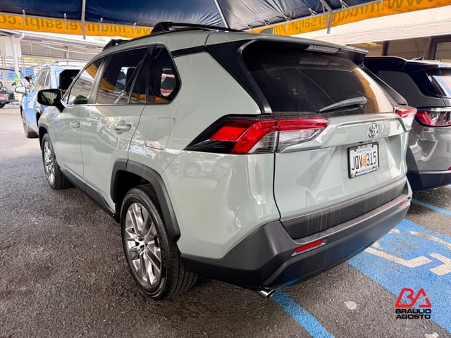 Toyota RAV4 XLE Premium 2021