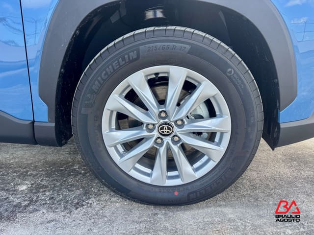 Toyota Corolla Cross LE 2026