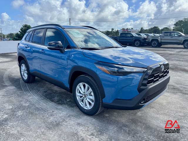 Toyota Corolla Cross LE 2026