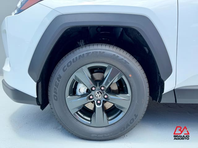 Toyota RAV4 LE 2026