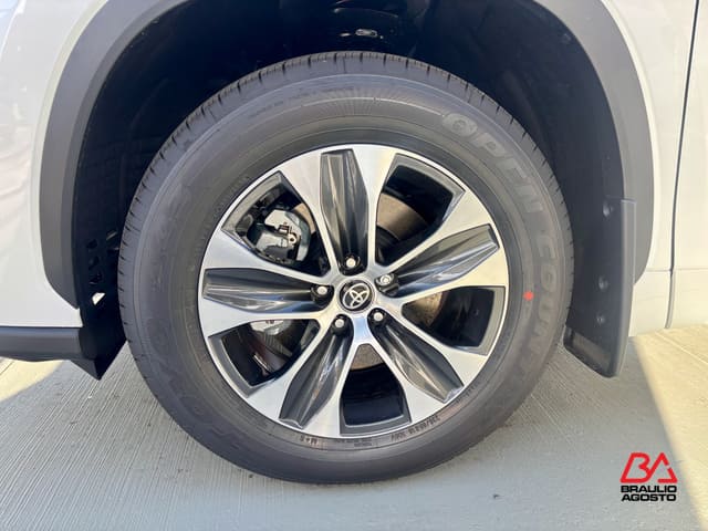 Toyota Highlander Hybrid XLE 2026