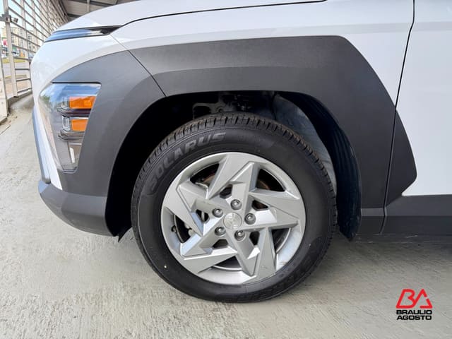 Hyundai Kona SE 2025