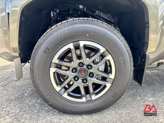 Toyota Tacoma 2WD SR5 2026