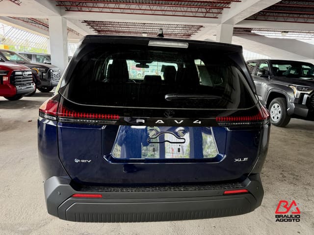Toyota RAV4 XLE Premium 2026