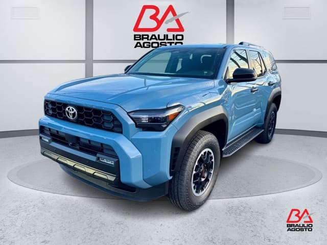 Toyota 4Runner SR5 2026