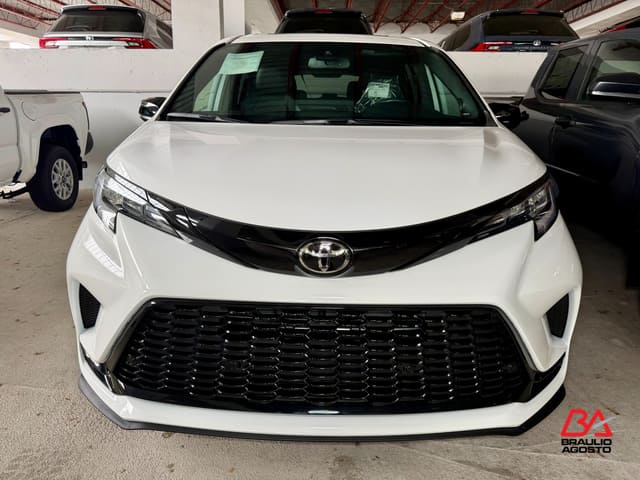 Toyota Sienna XSE 2026