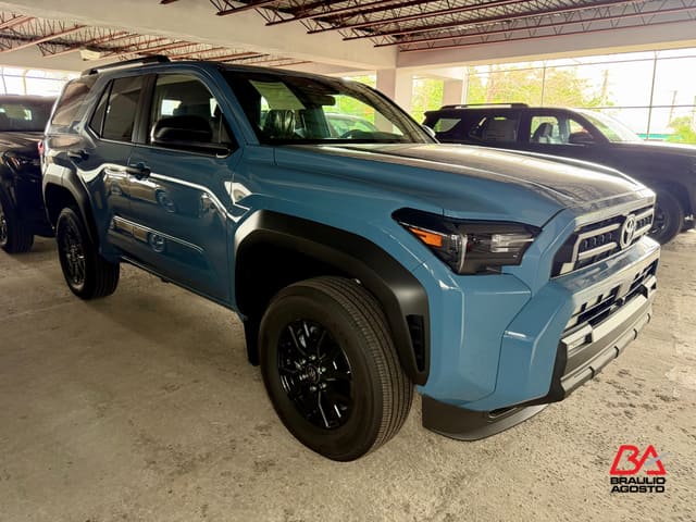 Toyota 4Runner SR5 2026