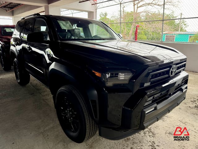 Toyota 4Runner SR5 2026