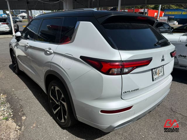 Mitsubishi Outlander Plug-In Hybrid SEL Black Edition 2025