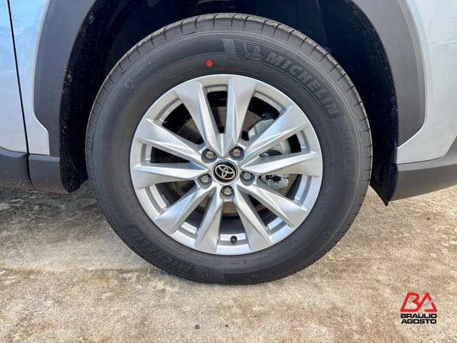 Toyota Corolla Cross LE 2026