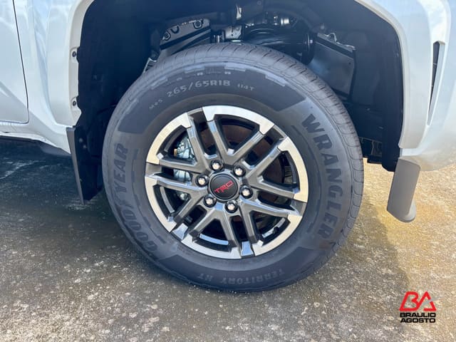 Toyota Tacoma 2WD SR5 2026