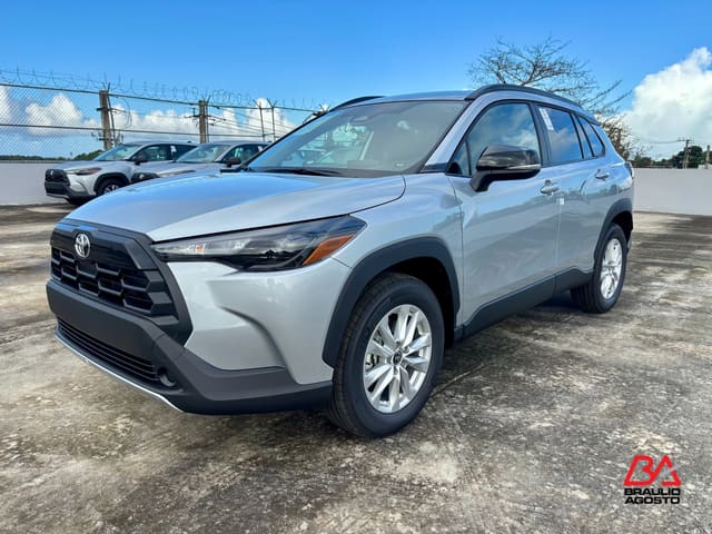 Toyota Corolla Cross LE 2026