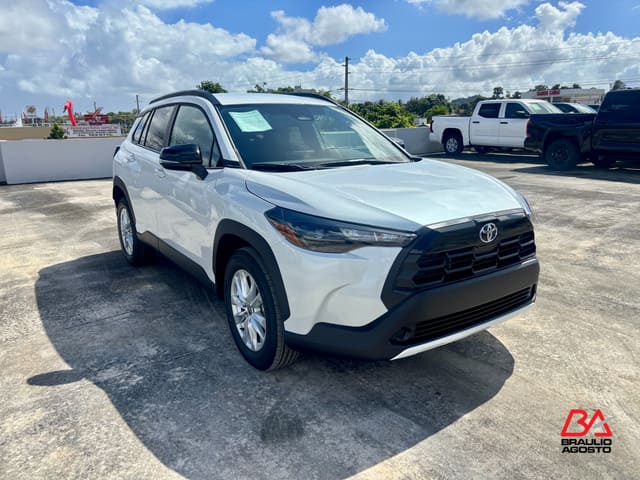 Toyota Corolla Cross LE 2026