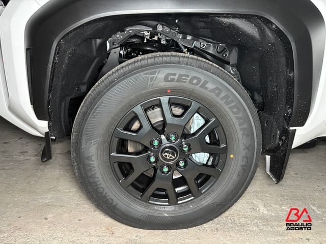 Toyota 4Runner SR5 2026