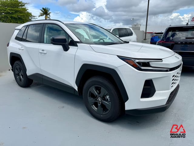 Toyota RAV4 LE 2026