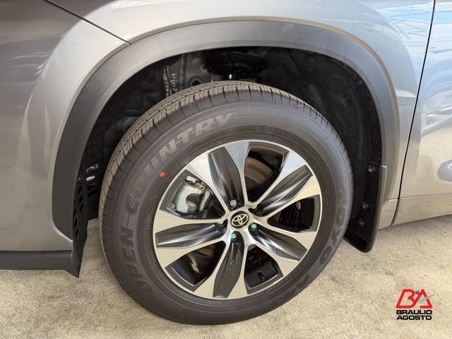 Toyota Grand Highlander LE 2026