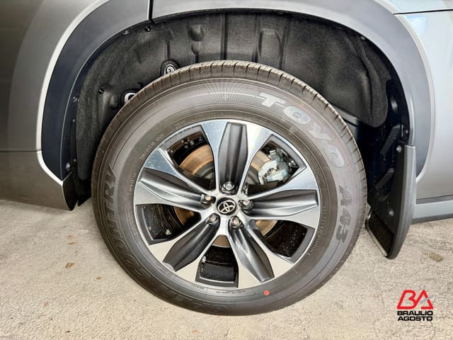 Toyota Highlander Hybrid XLE 2026