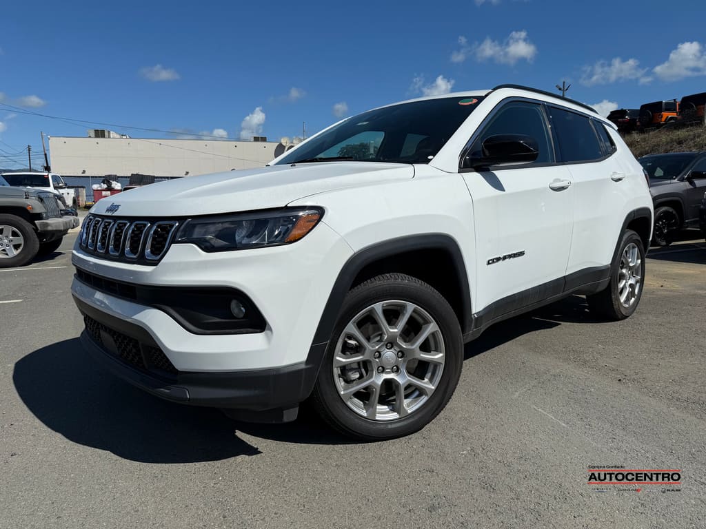 2024 Jeep Compass Latitude Lux 4X4's photo