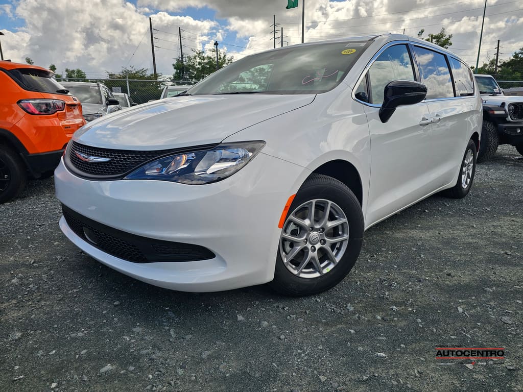 2026 Chrysler Voyager LX's photo