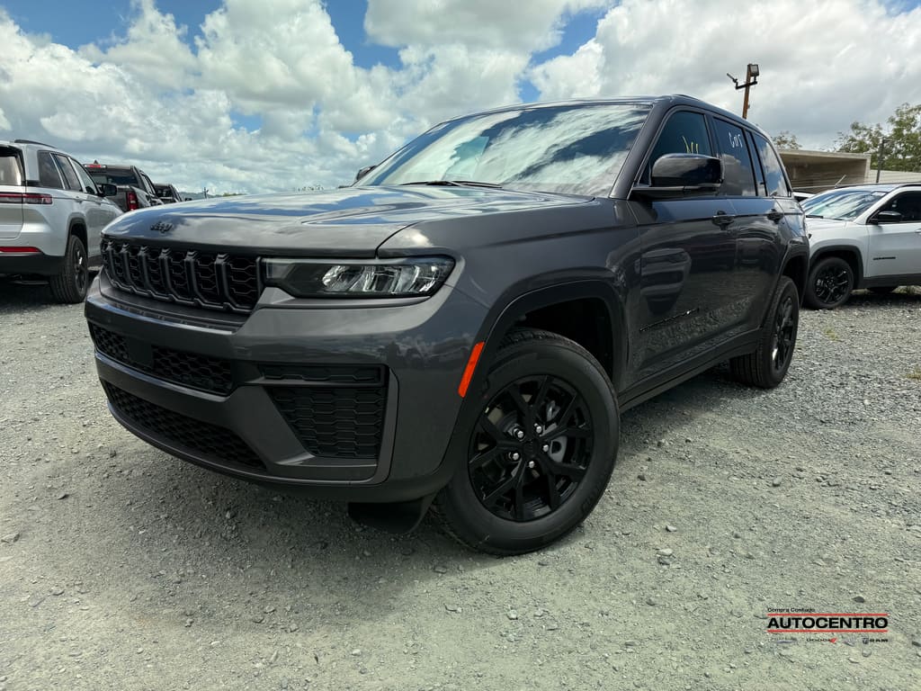 2026 Jeep Grand Cherokee Laredo Altitude's photo