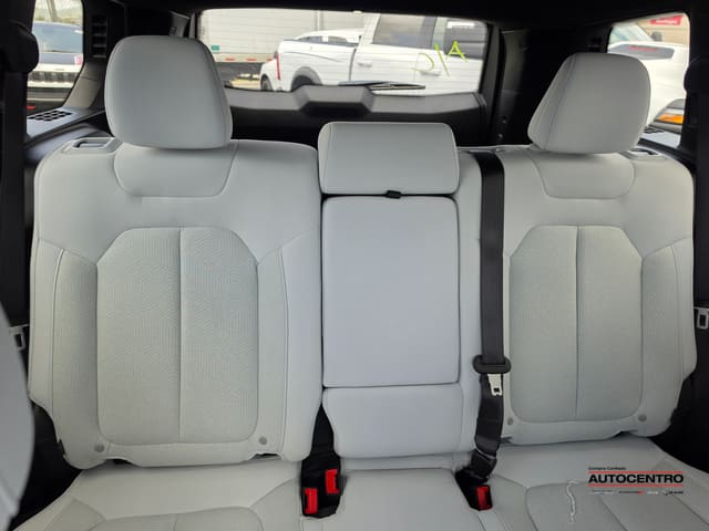 Jeep Cherokee Laredo 4x4 2026