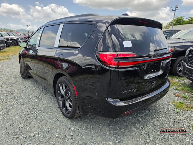 Chrysler Pacifica Limited 2027