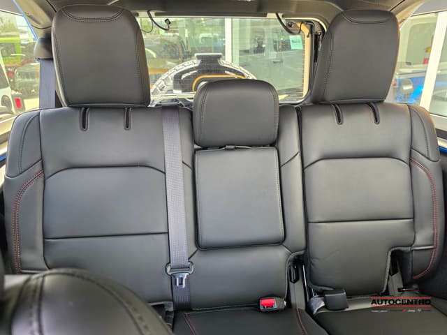 Jeep Wrangler 4-Door Recon 4x4 2026