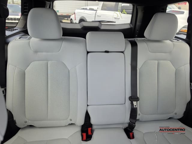 Jeep Cherokee Laredo 4x4 2026