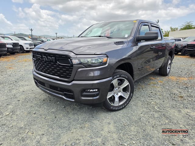 Ram 1500 Express Crew Cab 4x2 5'7" Box 2026