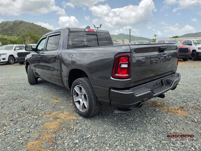 Ram 1500 Express Crew Cab 4x2 5'7" Box 2026