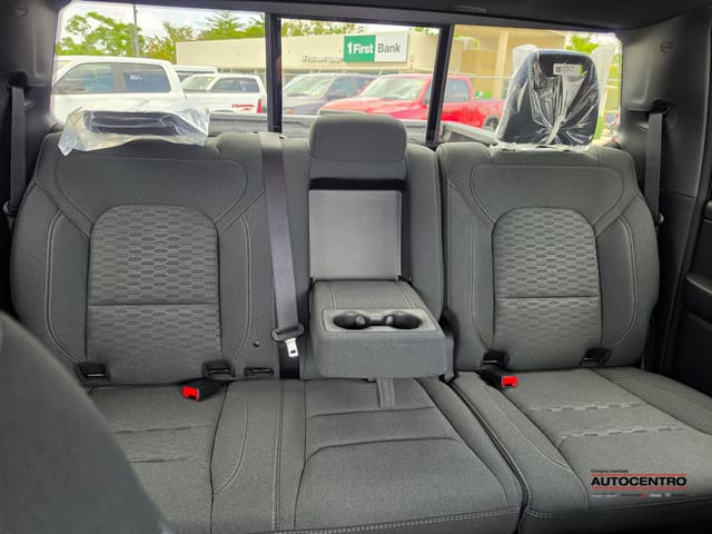Ram 1500 Express Crew Cab 4x2 5'7" Box 2026
