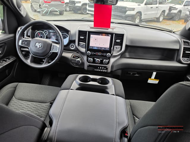 Ram 1500 Express Crew Cab 4x2 5'7" Box 2026
