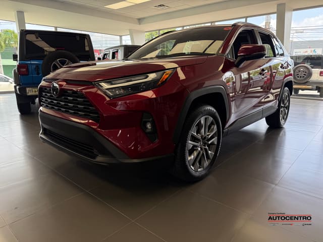 Toyota RAV4 XLE Premium 2025