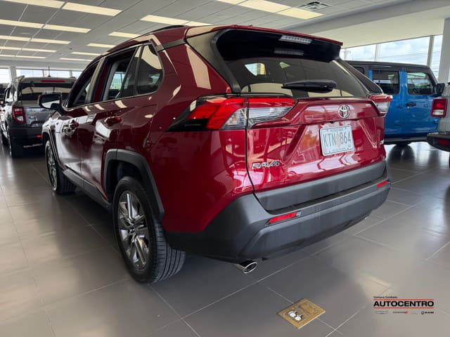 Toyota RAV4 XLE Premium 2025