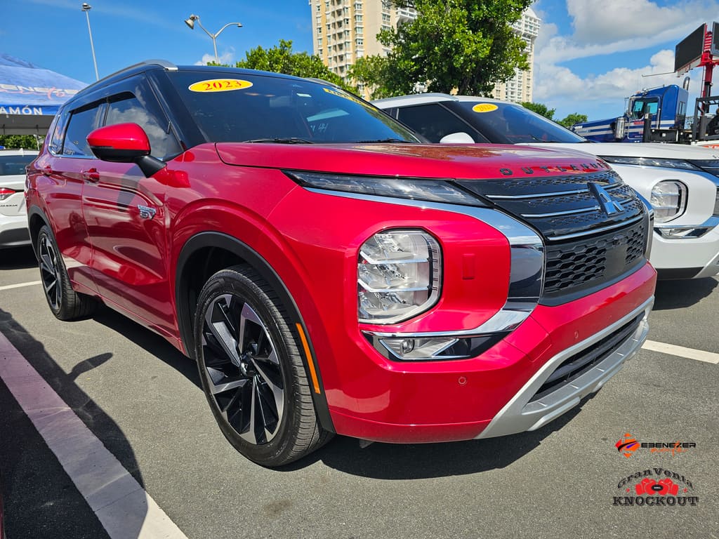 2023 Mitsubishi Outlander Plug-in Hybrid's photo