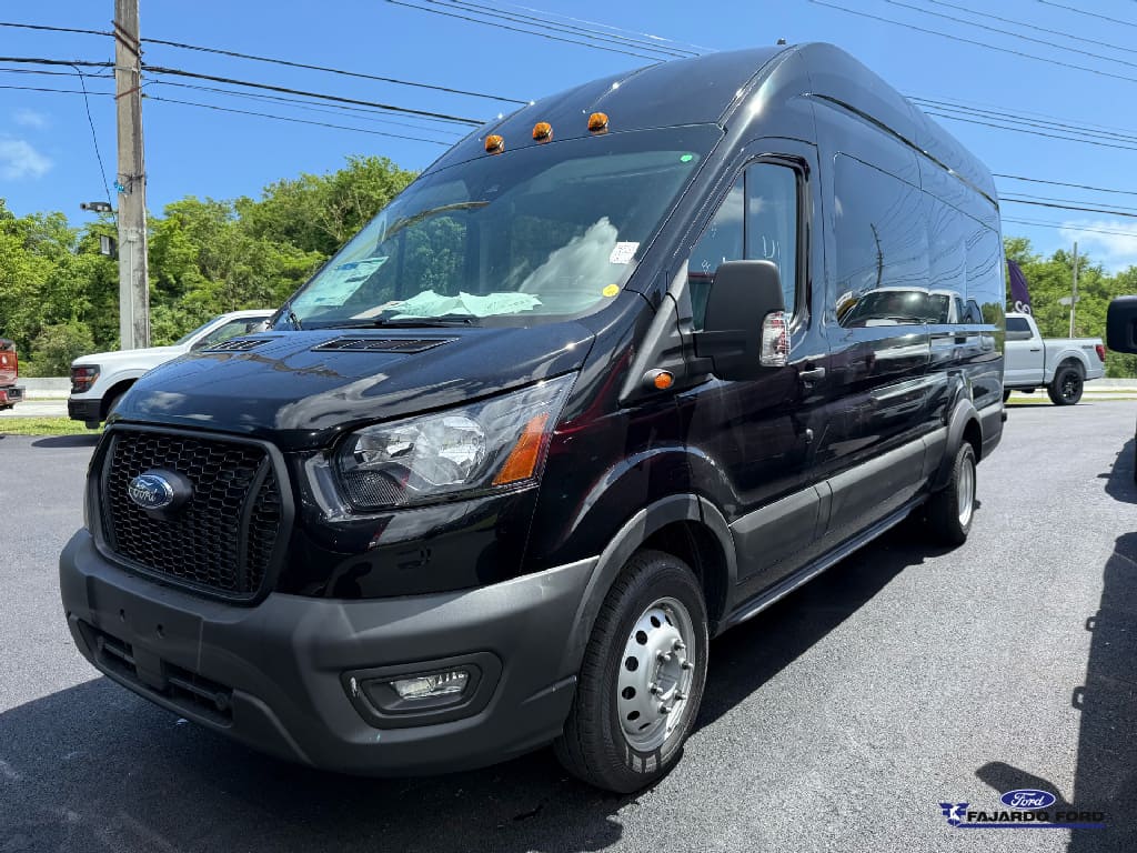 2025 Ford Transit's photo