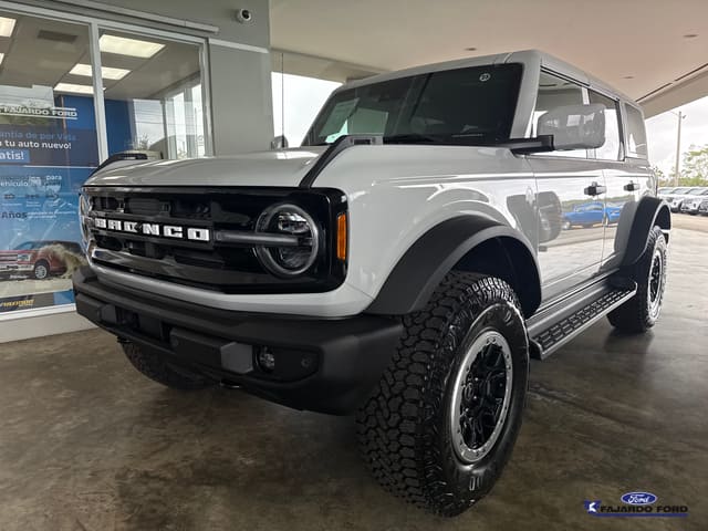 2026 Ford Bronco Outer Banks