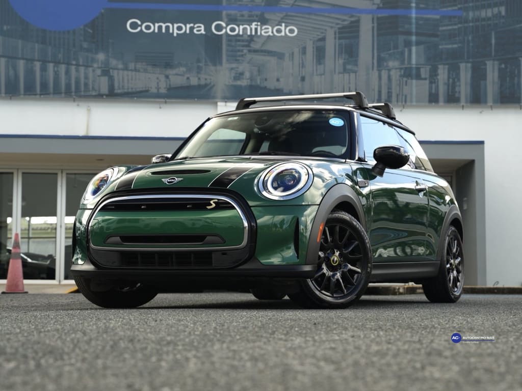 2023 MINI Hardtop 2 Door SE's photo