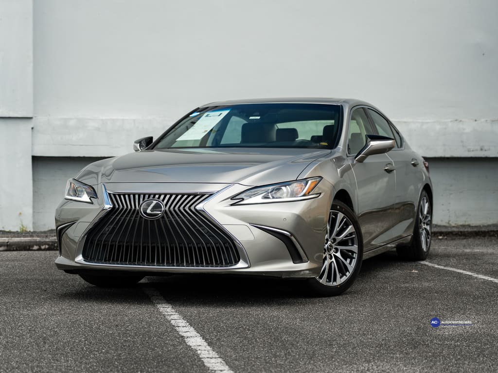 2020 Lexus ES 350 350's photo