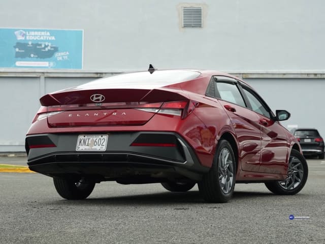 Hyundai Elantra SEL 2024