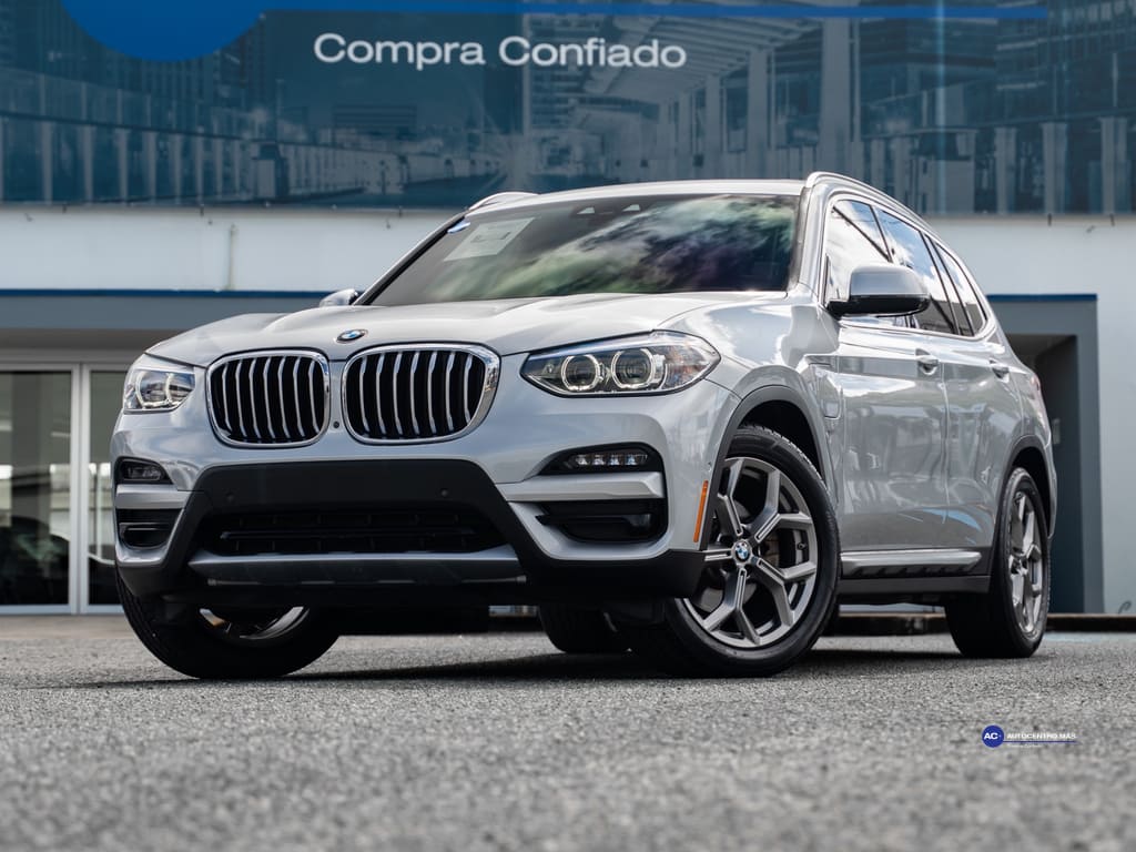 2021 BMW X3 xDrive30e's photo