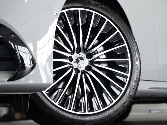 Mercedes-Benz E 350 E 350 4MATIC 2026