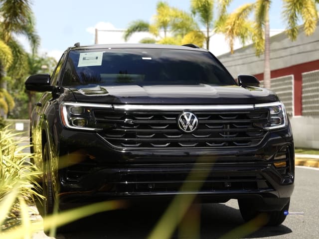 Volkswagen Atlas Cross Sport SEL R-Line Black 4Motion 2025