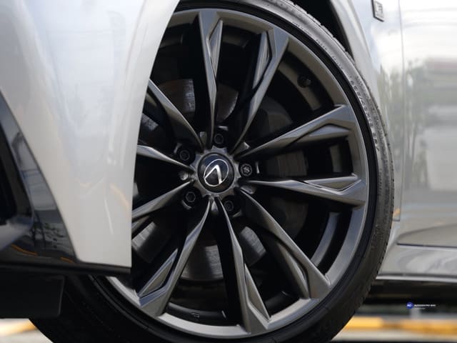 Lexus IS F SPORT Design 2025